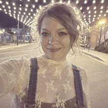 Headshot of artist Angela Wilks